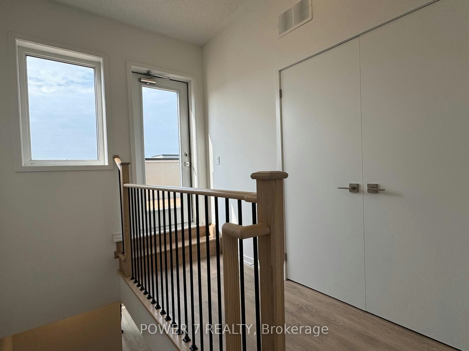 22-14 Lytham Green Circle, Newmarket, ON, L3Y 0H3 - 12