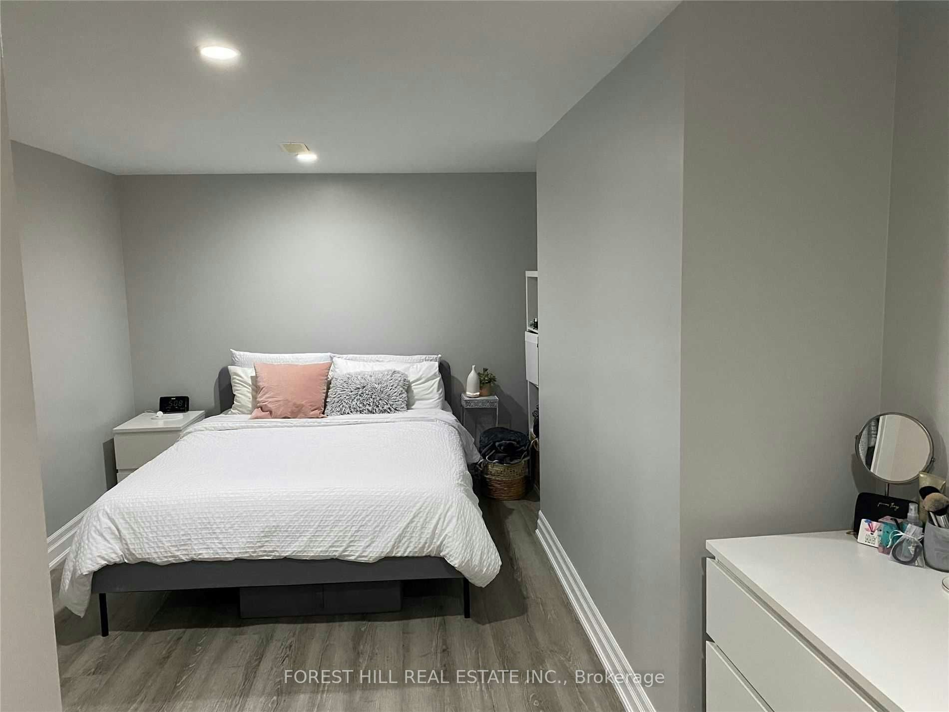 Lower-61 Roxborough Road, Newmarket, ON, L3Y 3K8 - 3