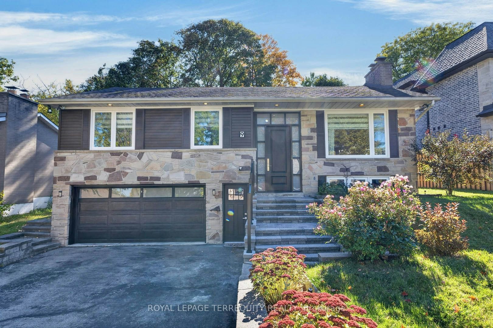 9 Brightbay Crescent, Markham, ON, L3T 1C2