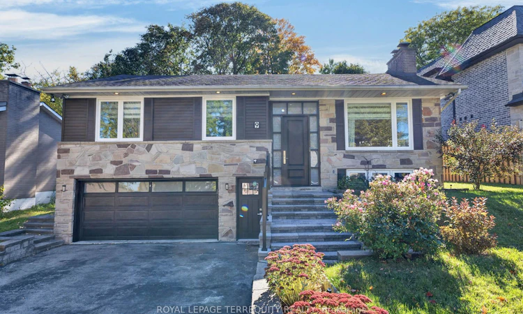 9 Brightbay Crescent