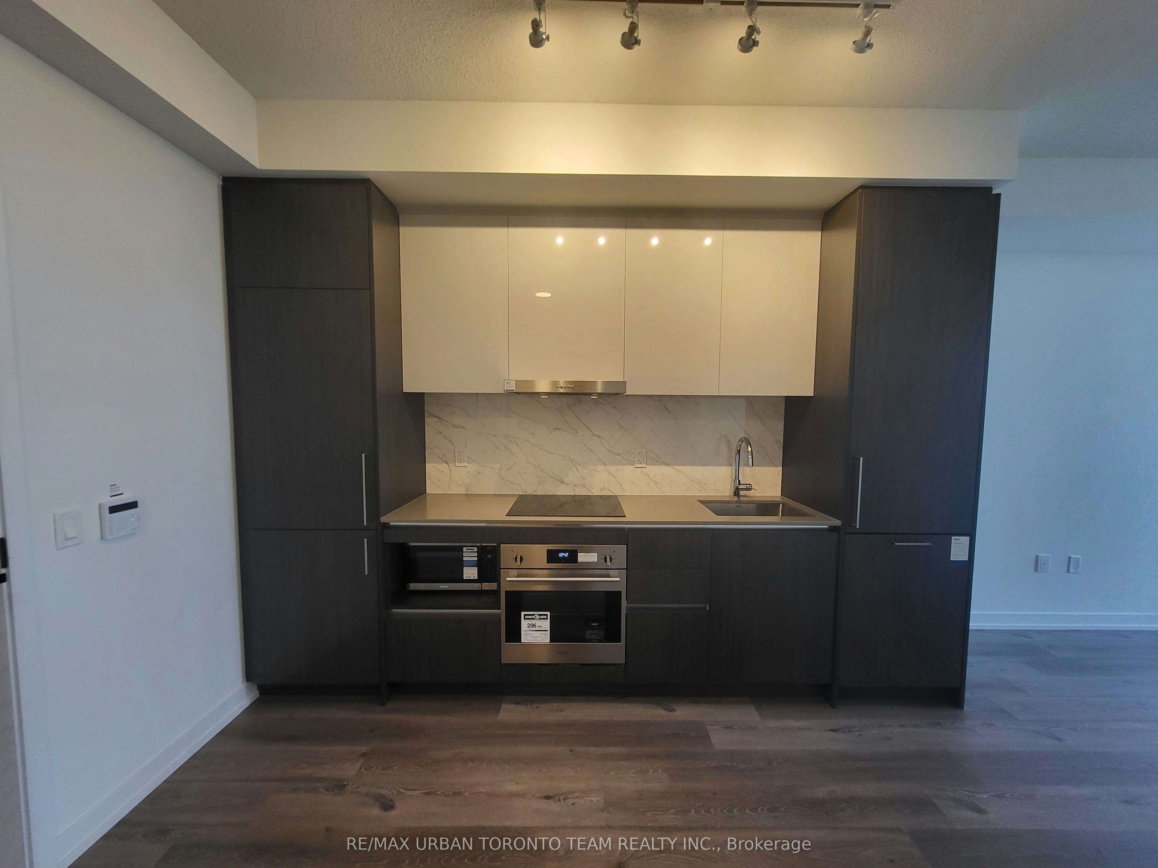 515-225 Commerce St Street, Vaughan, ON, L4K 0P9 - 4