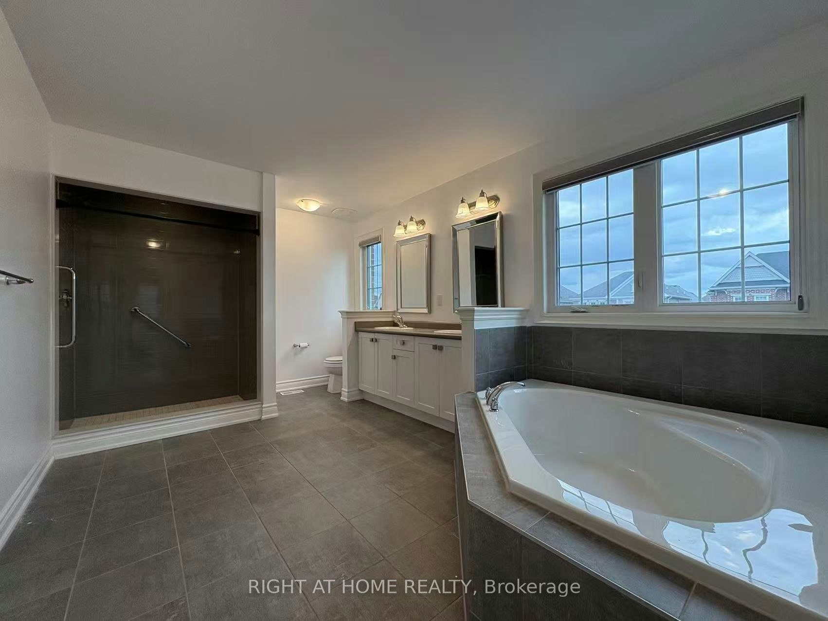 4 Empire Drive, Bradford West Gwillimbury, ON, L3Z 4J1 - 20