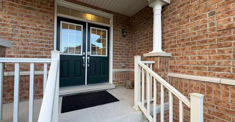 4 Empire Drive, Bradford West Gwillimbury, ON, L3Z 4J1 - 2