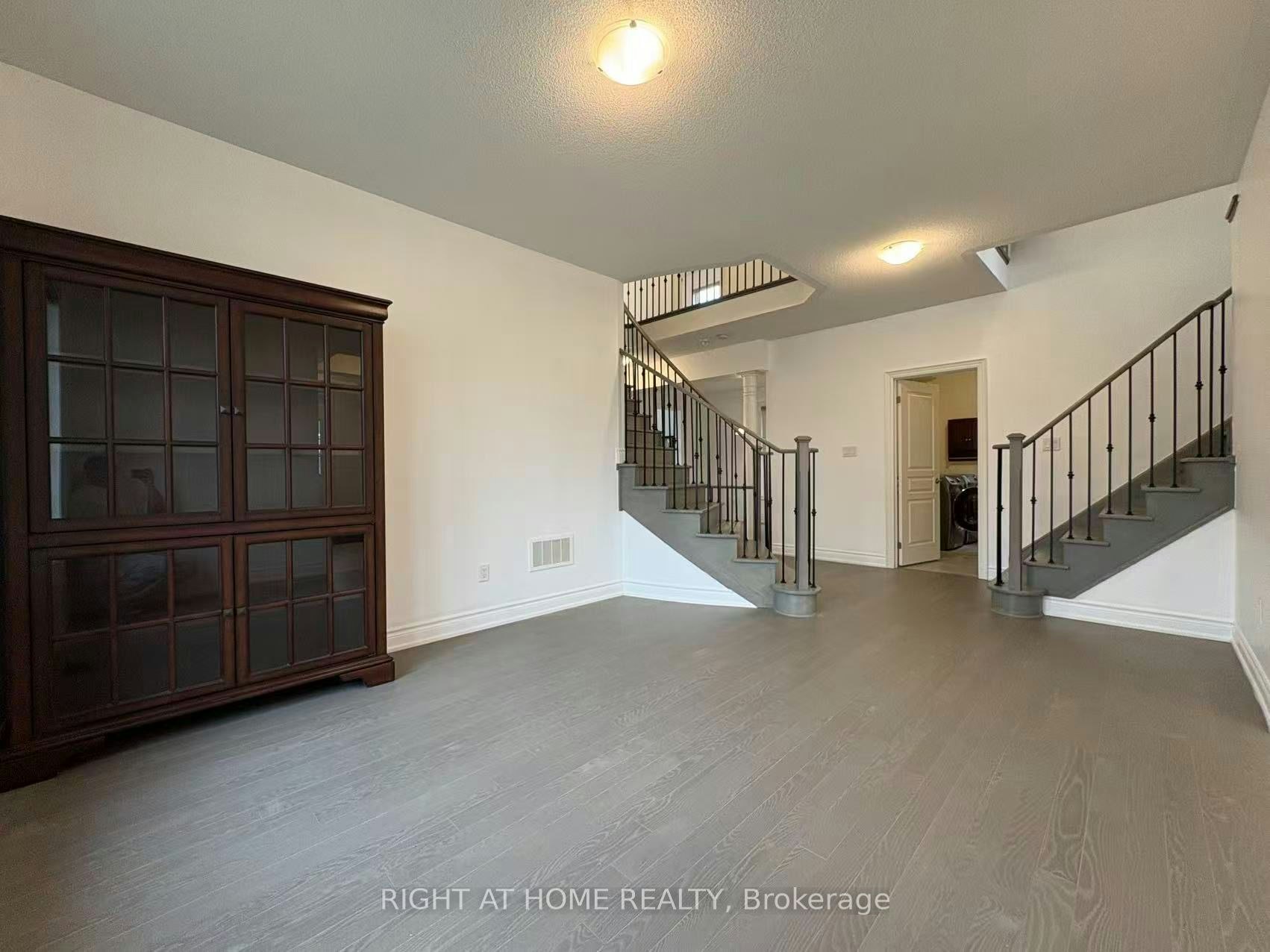 4 Empire Drive, Bradford West Gwillimbury, ON, L3Z 4J1 - 7