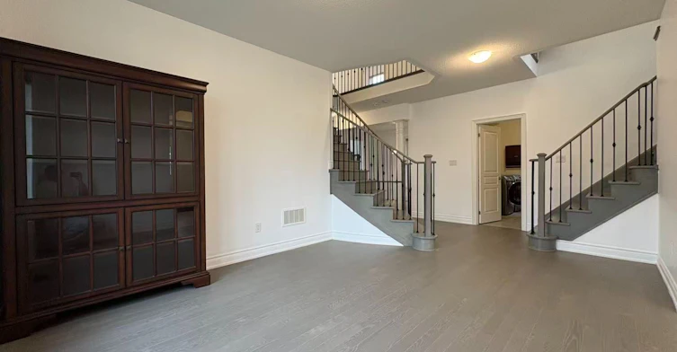 4 Empire Drive, Bradford West Gwillimbury, ON, L3Z 4J1 - 7