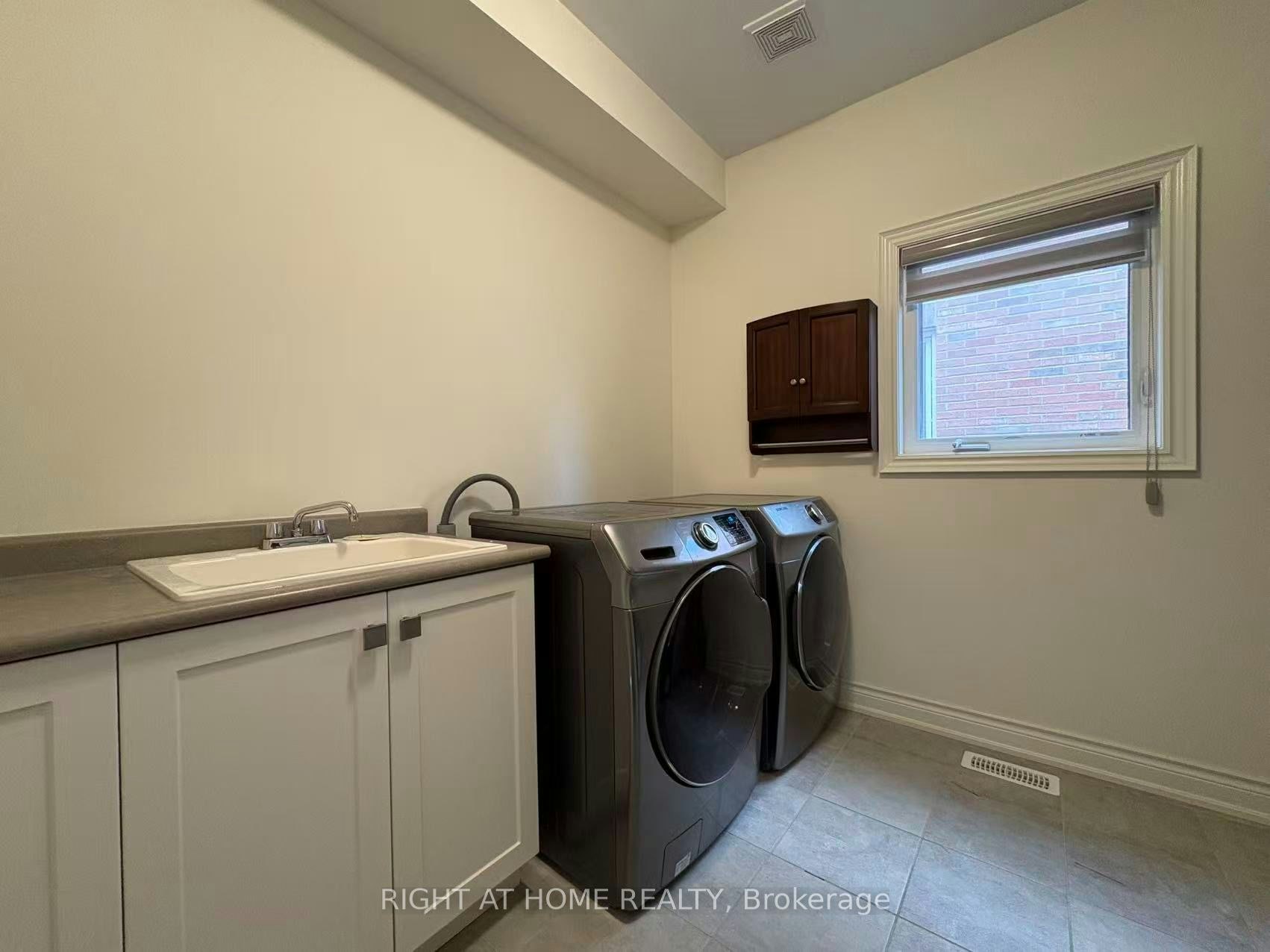 4 Empire Drive, Bradford West Gwillimbury, ON, L3Z 4J1 - 16