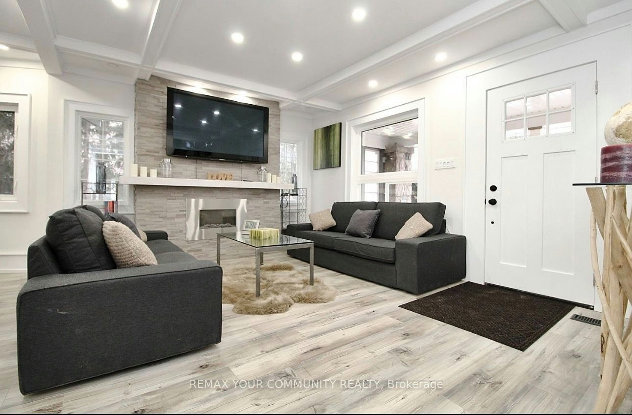 21052 Dalton Road, Georgina, ON, L0E 1L0