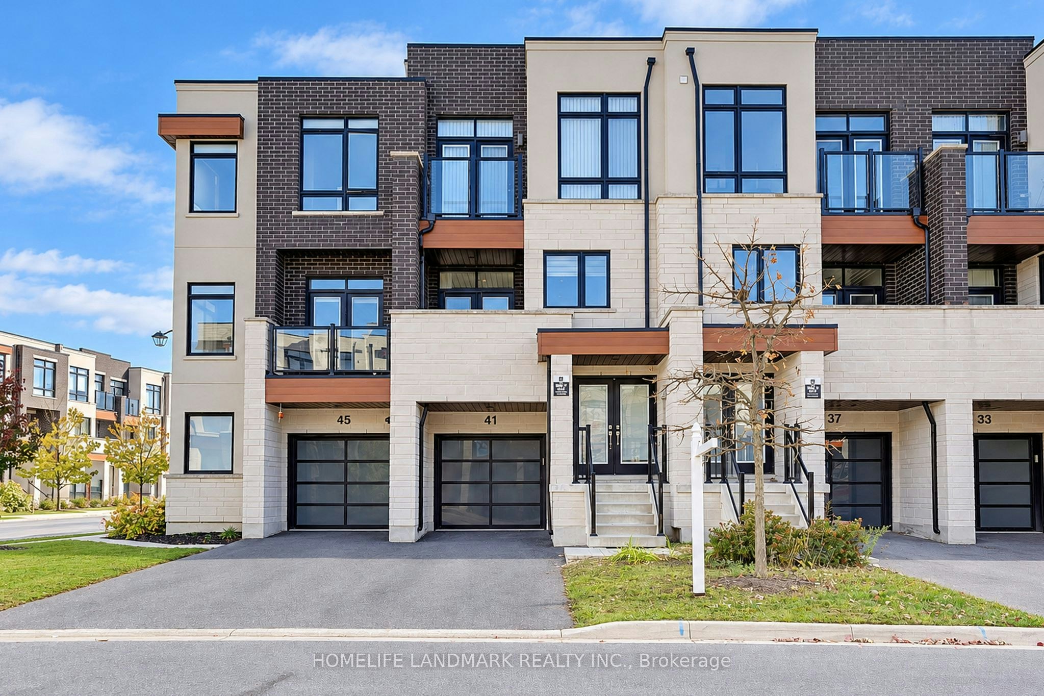 41 Golden Trail, Vaughan, ON, L6A 5A1
