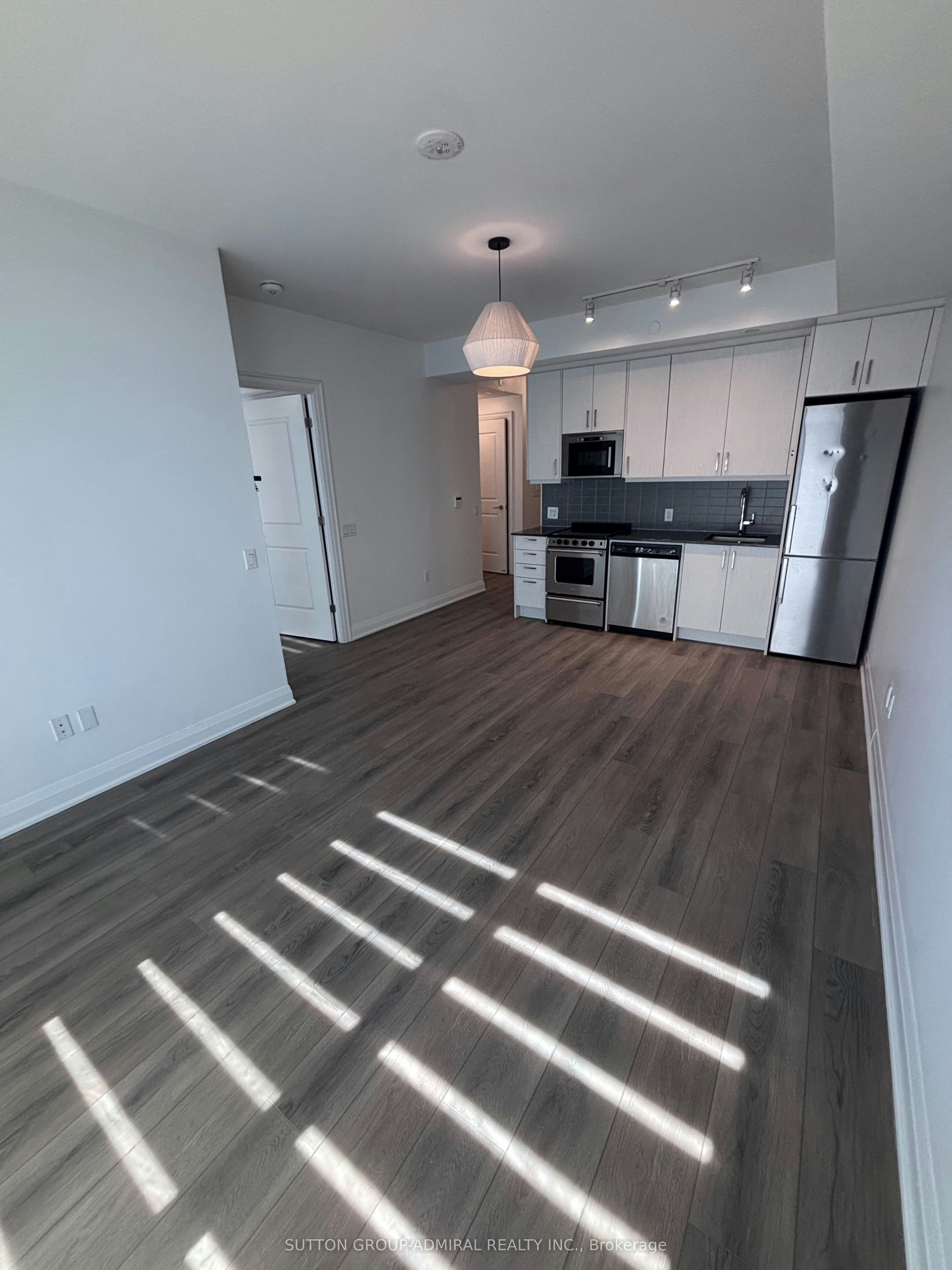 705E-20 Gatineau Drive, Vaughan, ON, L4J 0L3 - 4