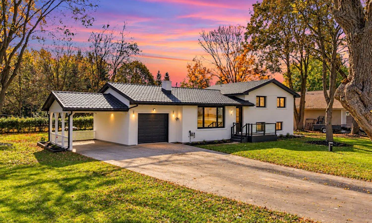 7 Parkside Drive