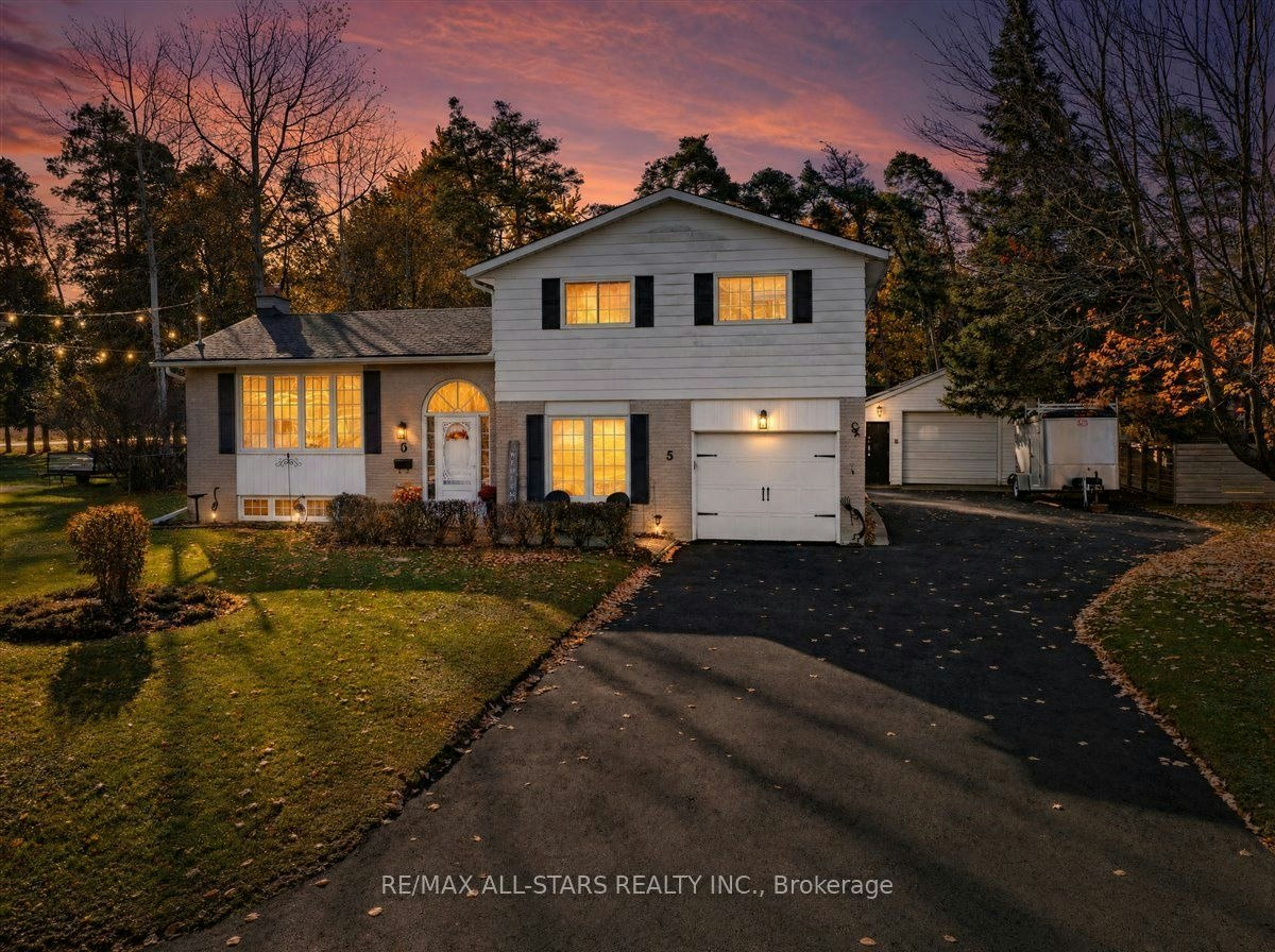 5 Sunrise Street, East Gwillimbury, ON, L9N 1H4