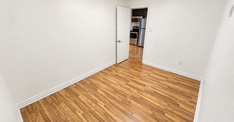 BSMT-62 Howlett Avenue, Newmarket, ON, L3Y 5S5 - 7