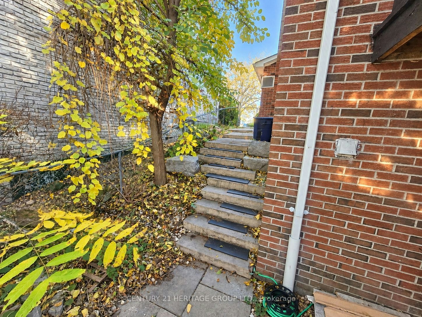 BSMT-62 Howlett Avenue, Newmarket, ON, L3Y 5S5 - 2