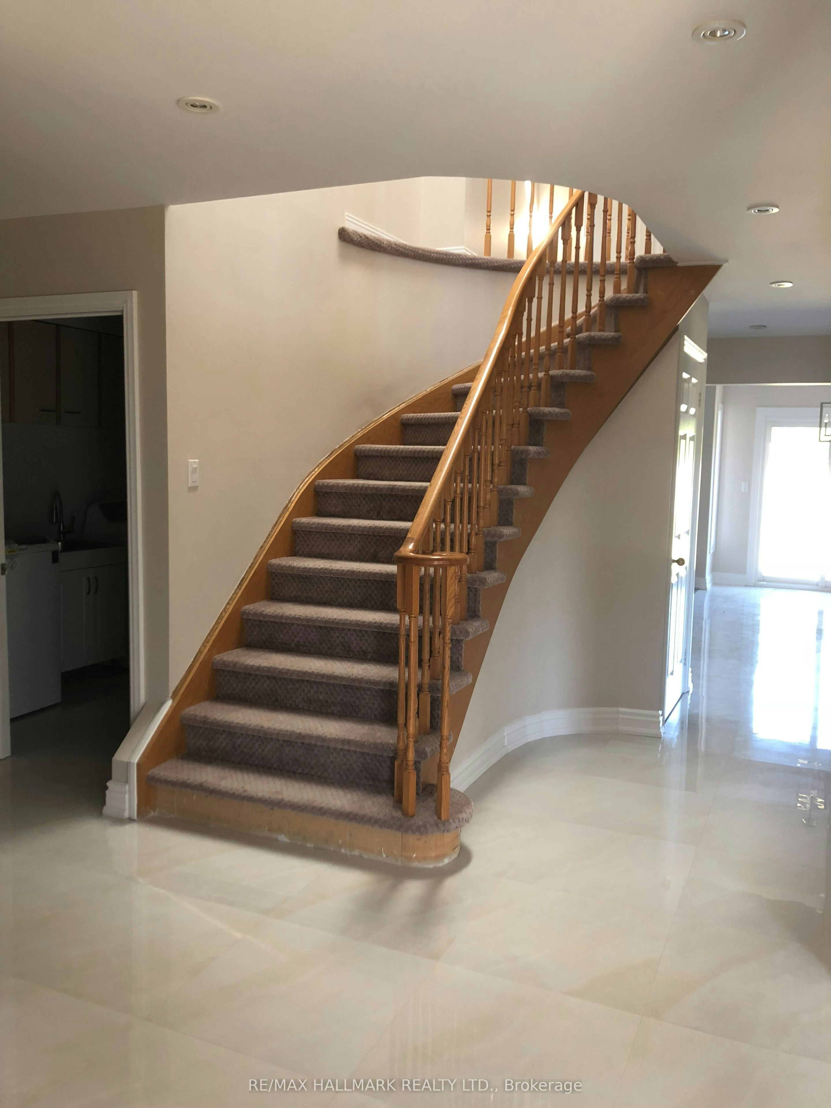 788 York Hill Boulevard, Vaughan, ON, L4J 5H4 - 4