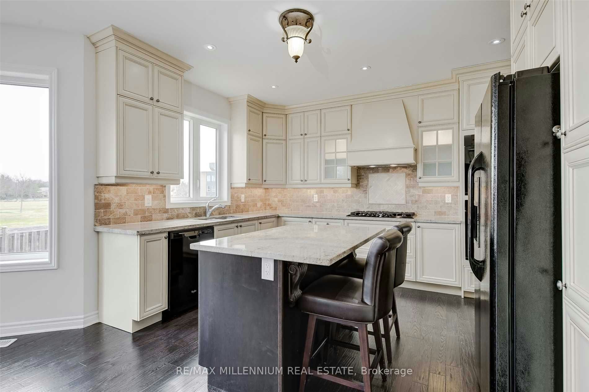 77 Collier Crescent, Essa, ON, L3W 0M6 - 3