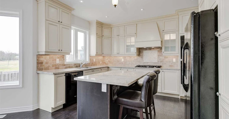 77 Collier Crescent, Essa, ON, L3W 0M6 - 3