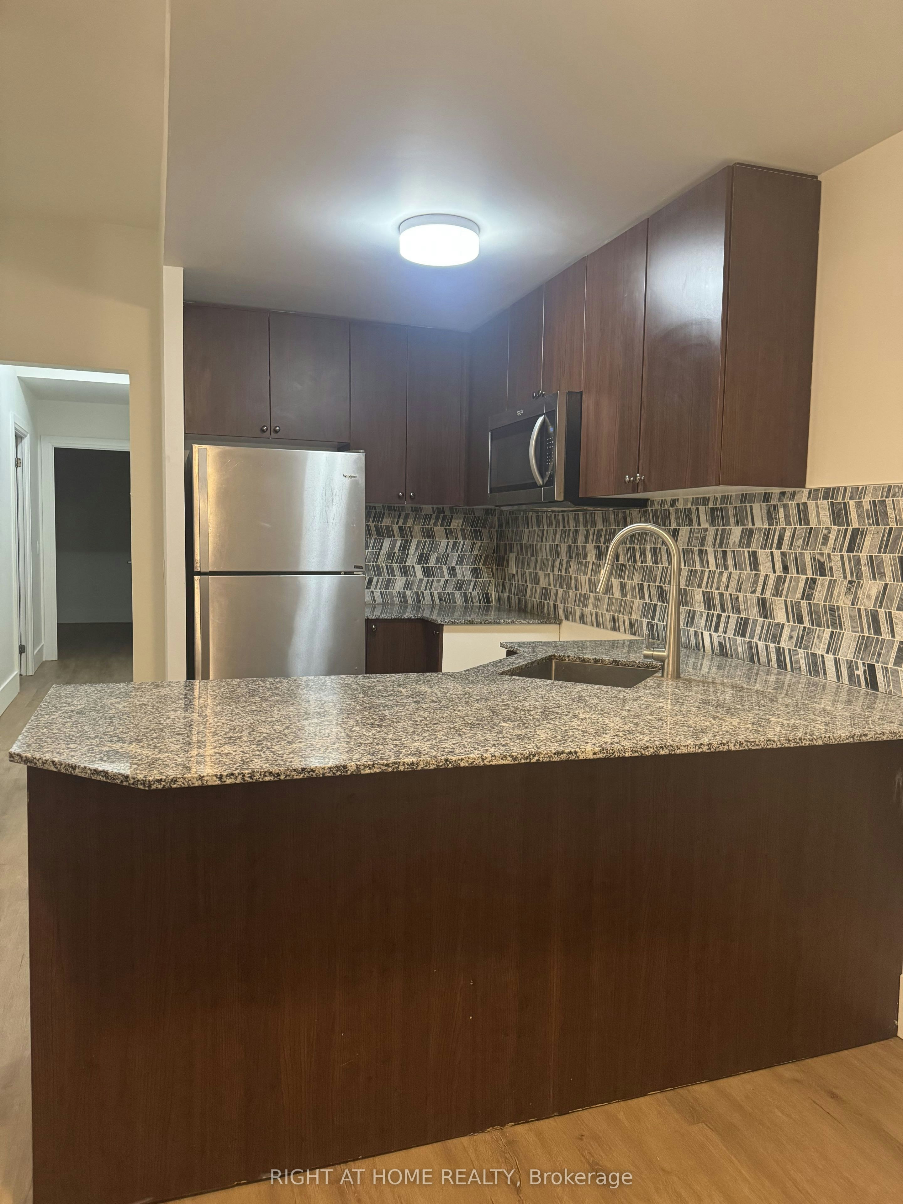 701-5289 Hwy 7 Street E, Vaughan, ON, L4L 0J1 - 3