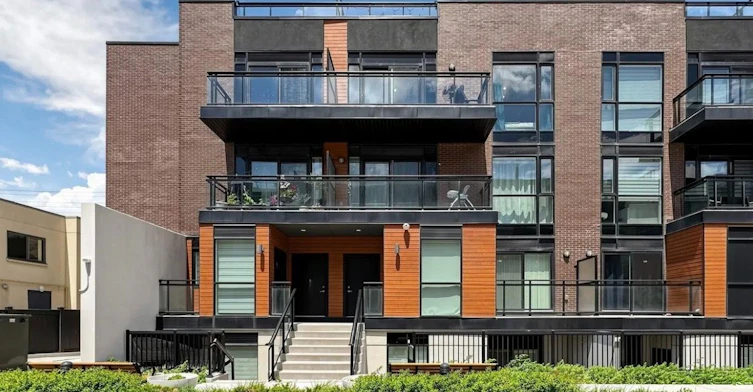 701-5289 Hwy 7 Street E, Vaughan, ON, L4L 0J1