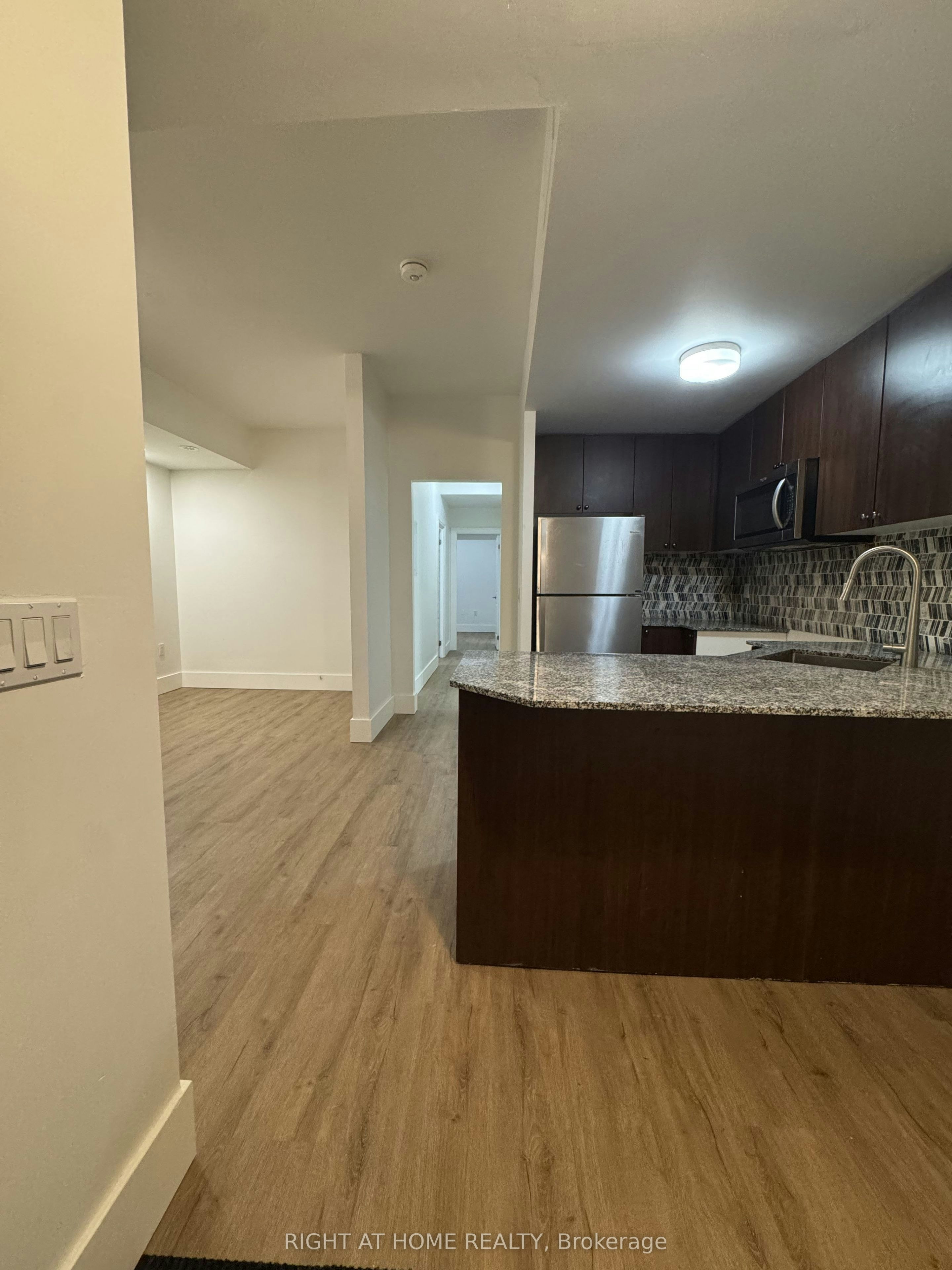 701-5289 Hwy 7 Street E, Vaughan, ON, L4L 0J1 - 10