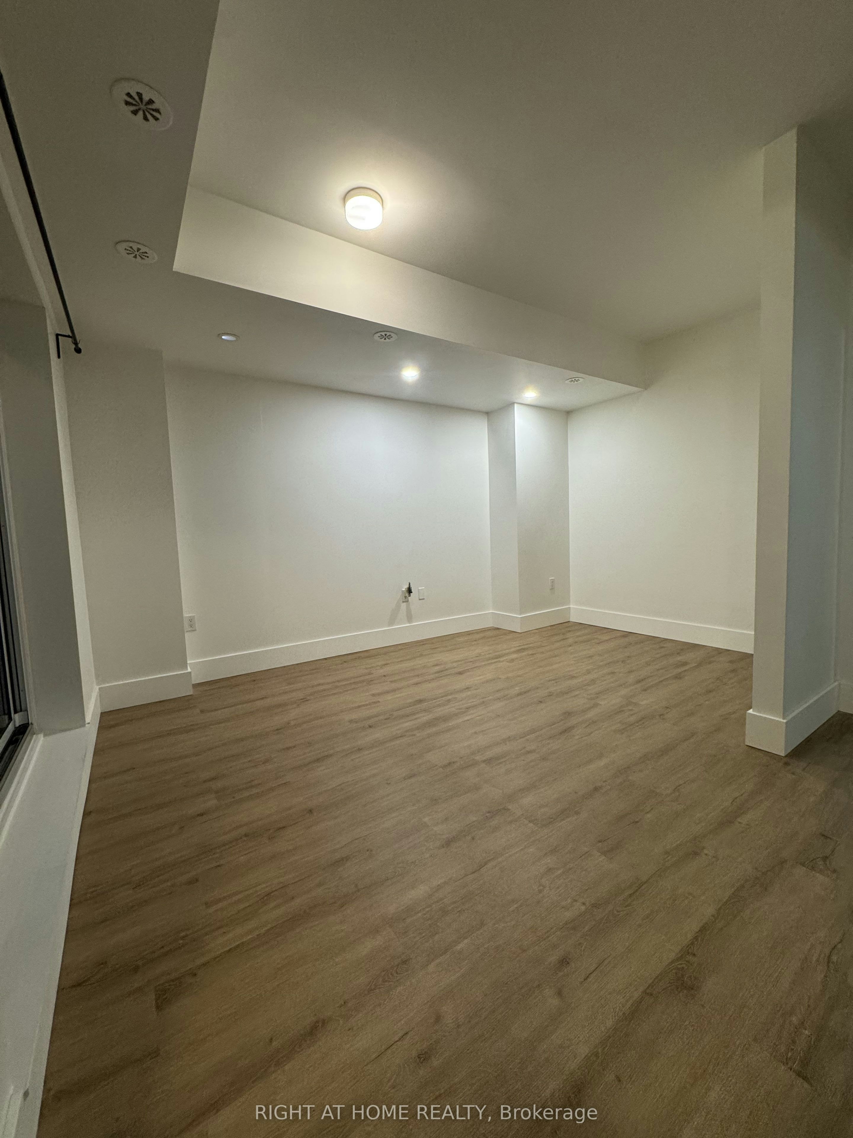 701-5289 Hwy 7 Street E, Vaughan, ON, L4L 0J1 - 5