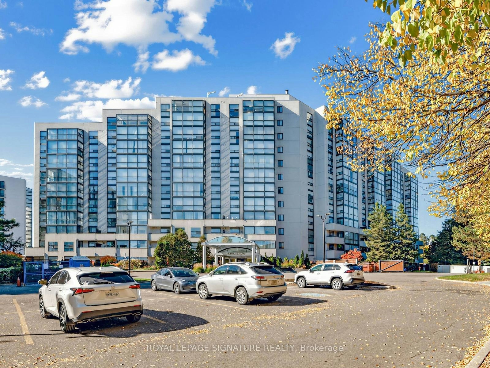 303-20 Harding Boulevard W, Richmond Hill, ON, L4C 9S4