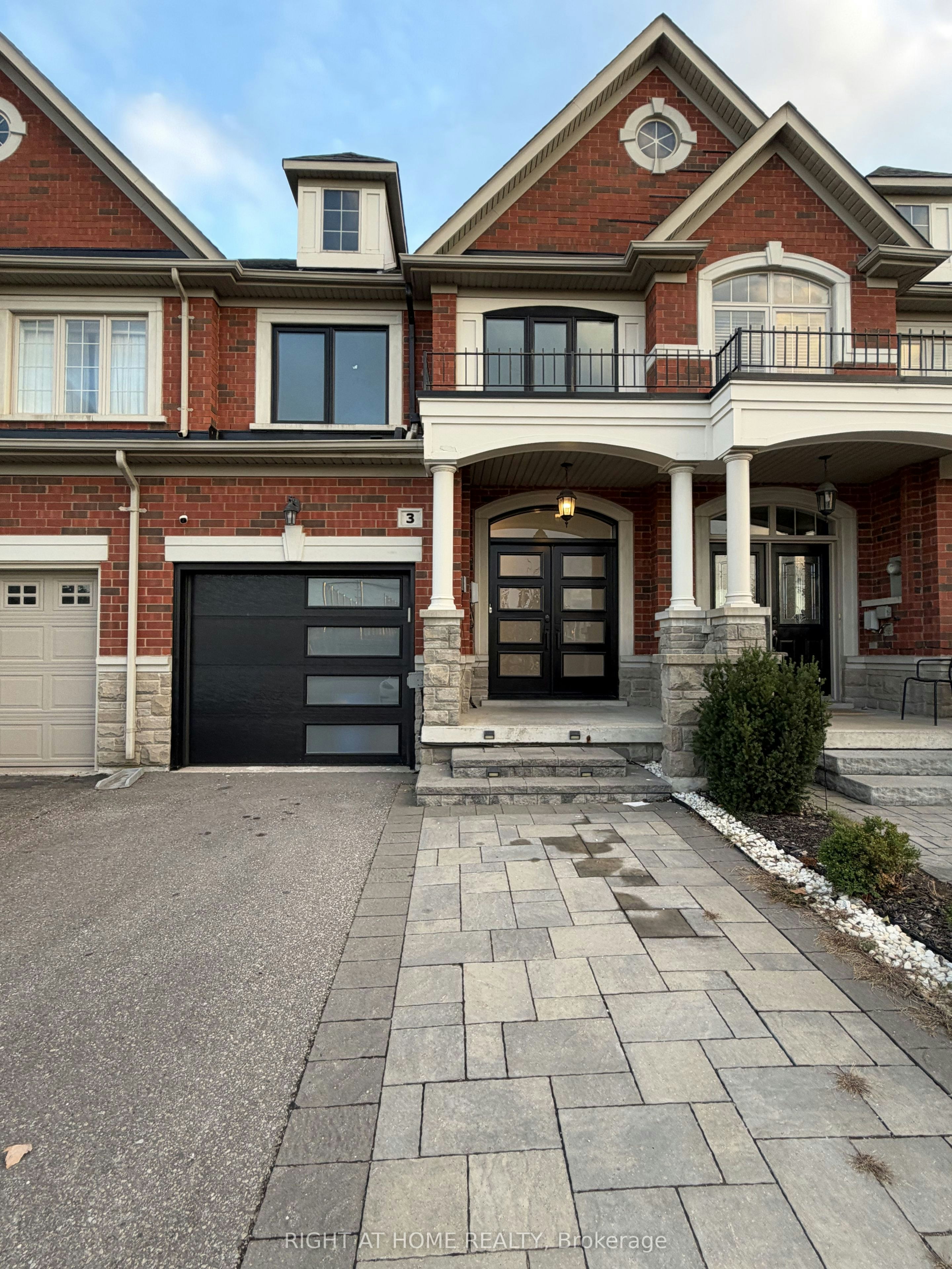 3 Marc Santi Boulevard, Vaughan, ON, L6A 0K2