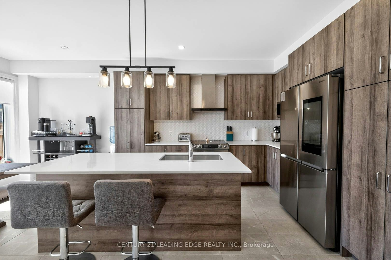 235 Ferragine Crescent, Bradford West Gwillimbury, ON, L3Z 4K1
