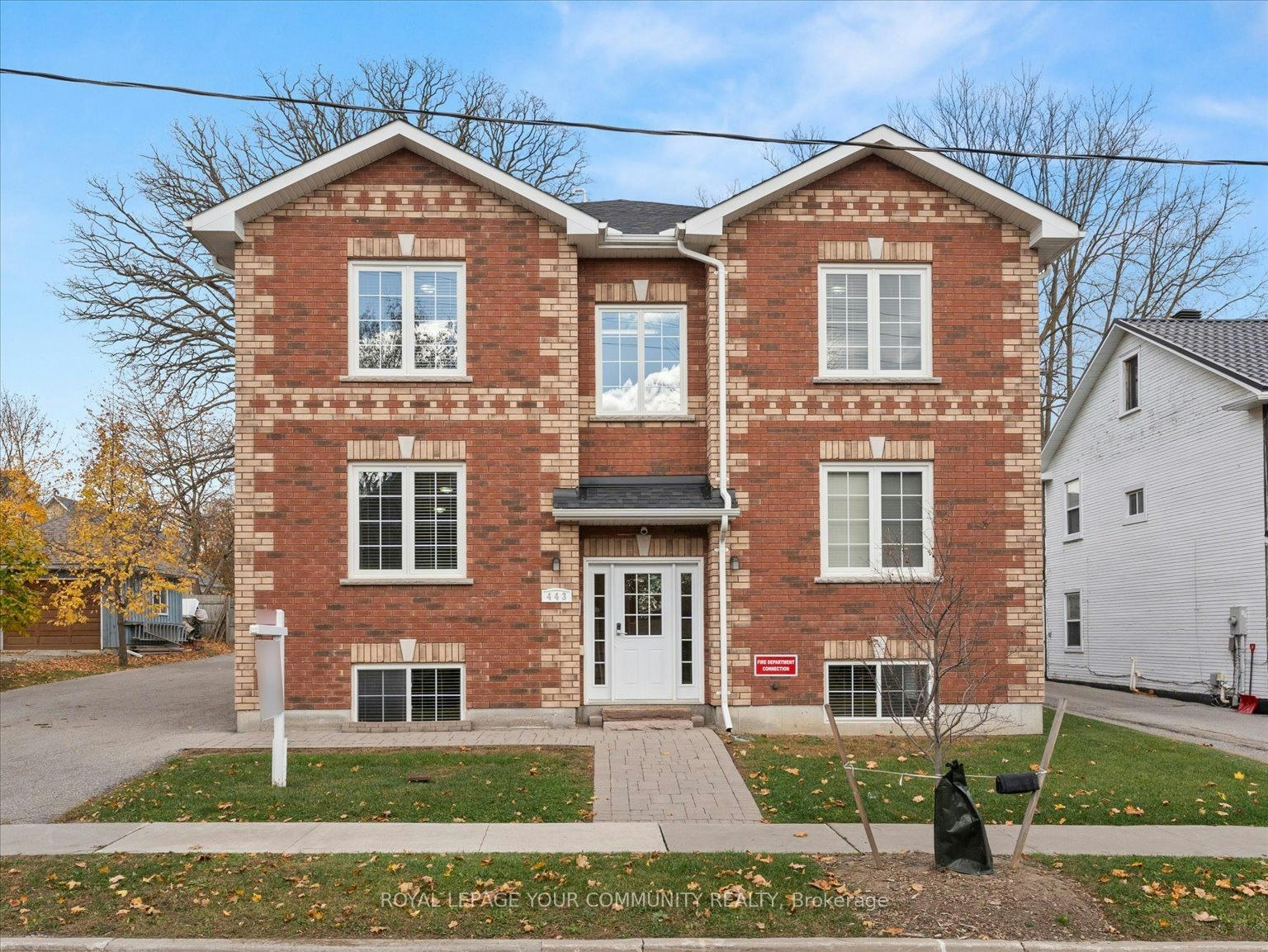 # 3-443 Timothy Street, Newmarket, ON, L3Y 1P7 - 2