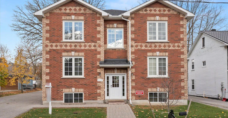 # 3-443 Timothy Street, Newmarket, ON, L3Y 1P7 - 2