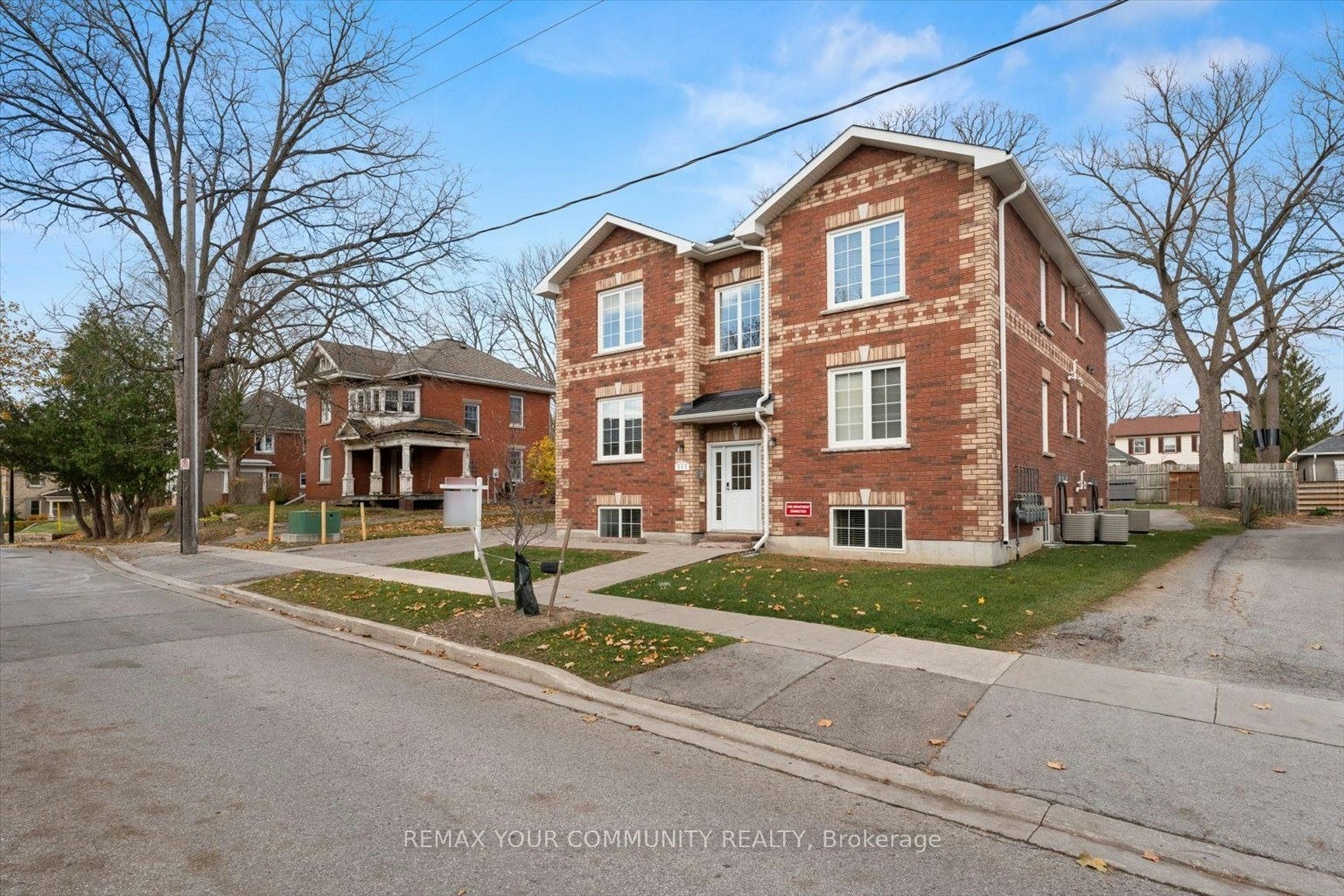 # 3-443 Timothy Street, Newmarket, ON, L3Y 1P7