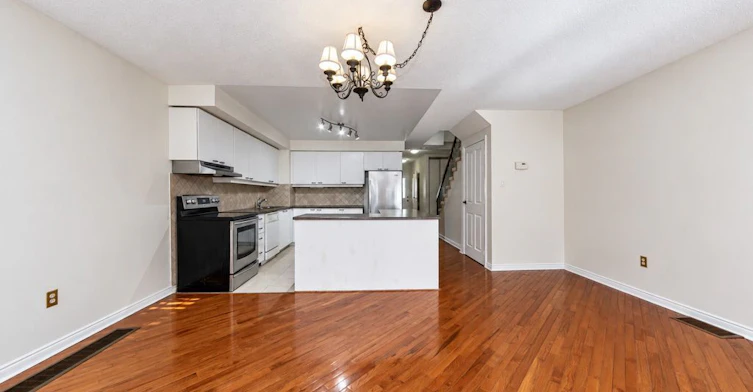 45 Augusta Court, Markham, ON, L3T 7K5 - 8