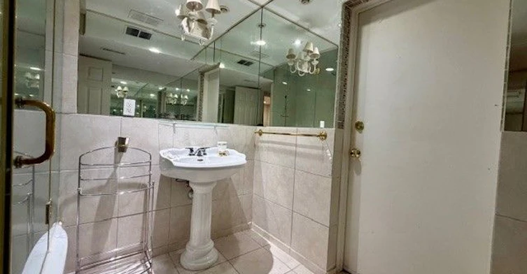 Lower Level-15500 Leslie Street, Aurora, ON, L4G 7C4 - 15