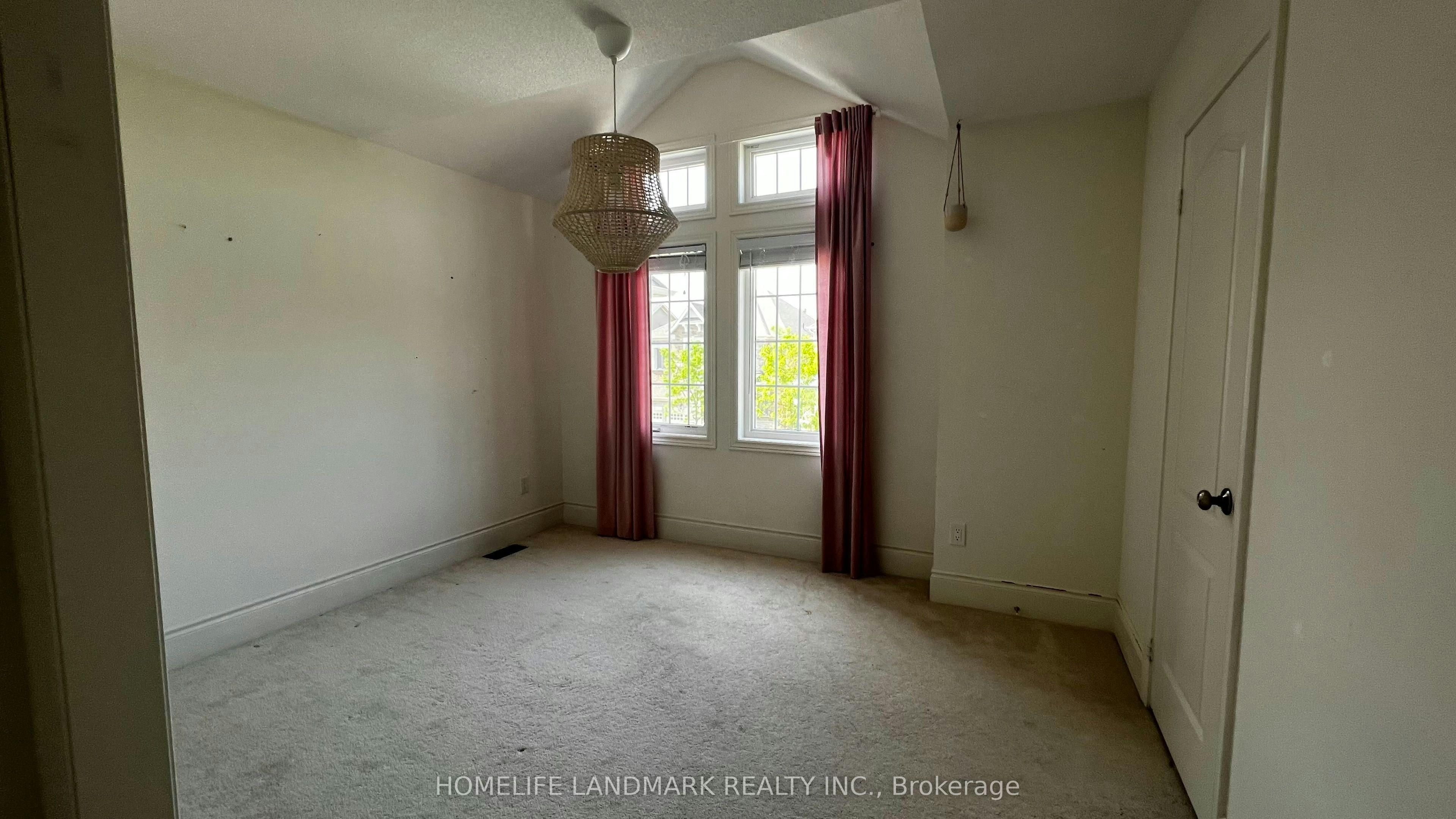 19 Warren Mcbride Crescent, Aurora, ON, L4G 0W4 - 11