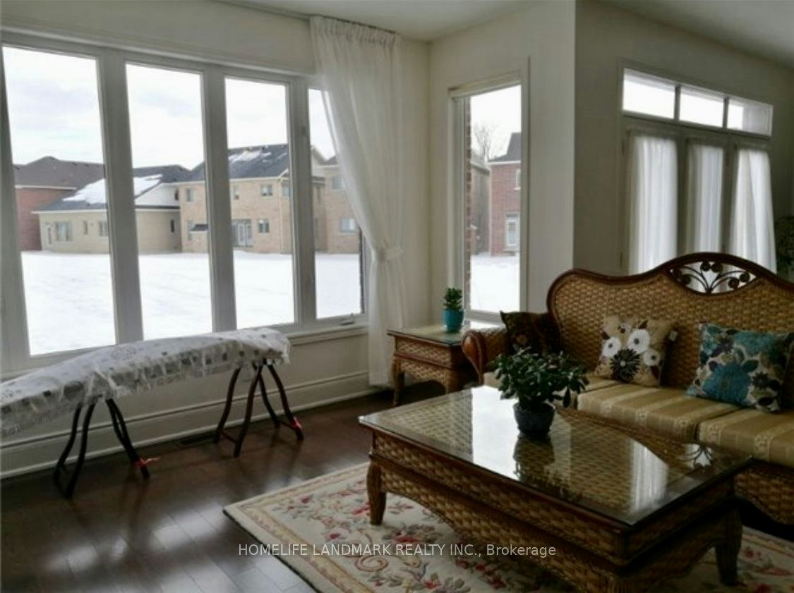 19 Warren Mcbride Crescent, Aurora, ON, L4G 0W4 - 8