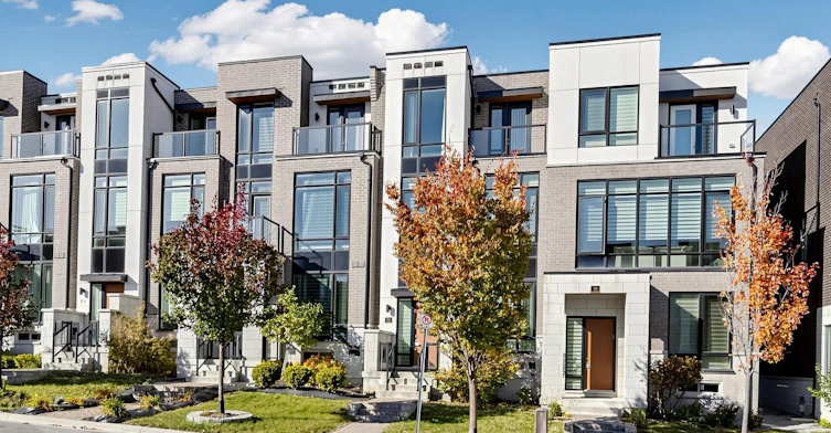 38 Aylin Crescent, Vaughan, ON, L6A 4Z8
