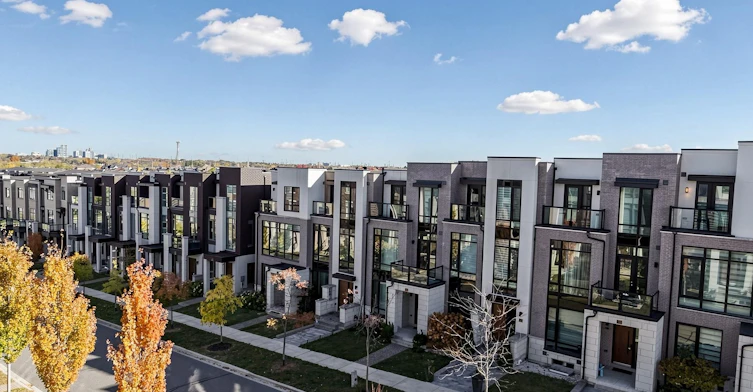 38 Aylin Crescent, Vaughan, ON, L6A 4Z8 - 2