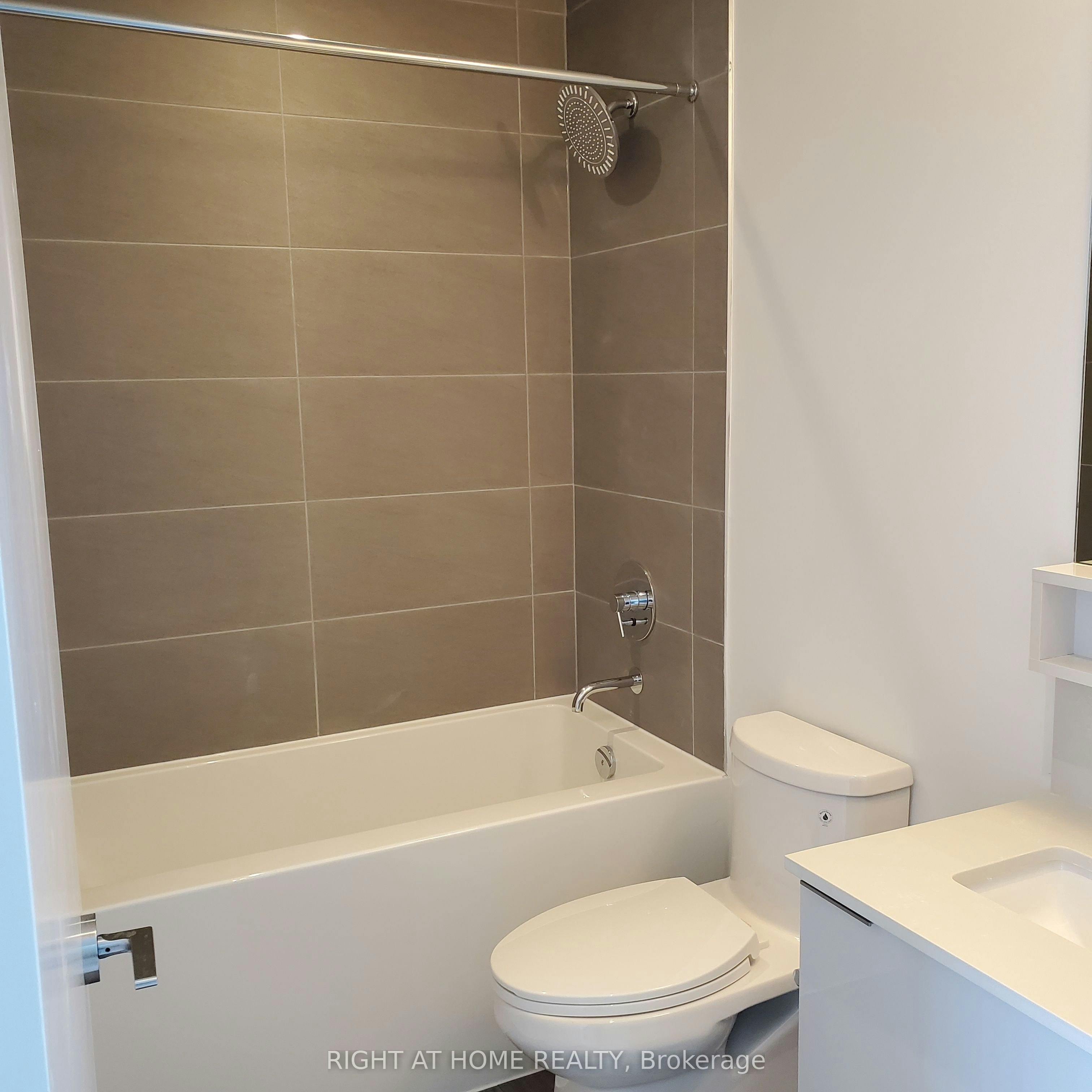 808-950 Portage Parkway, Vaughan, ON, L4K 0J7 - 13