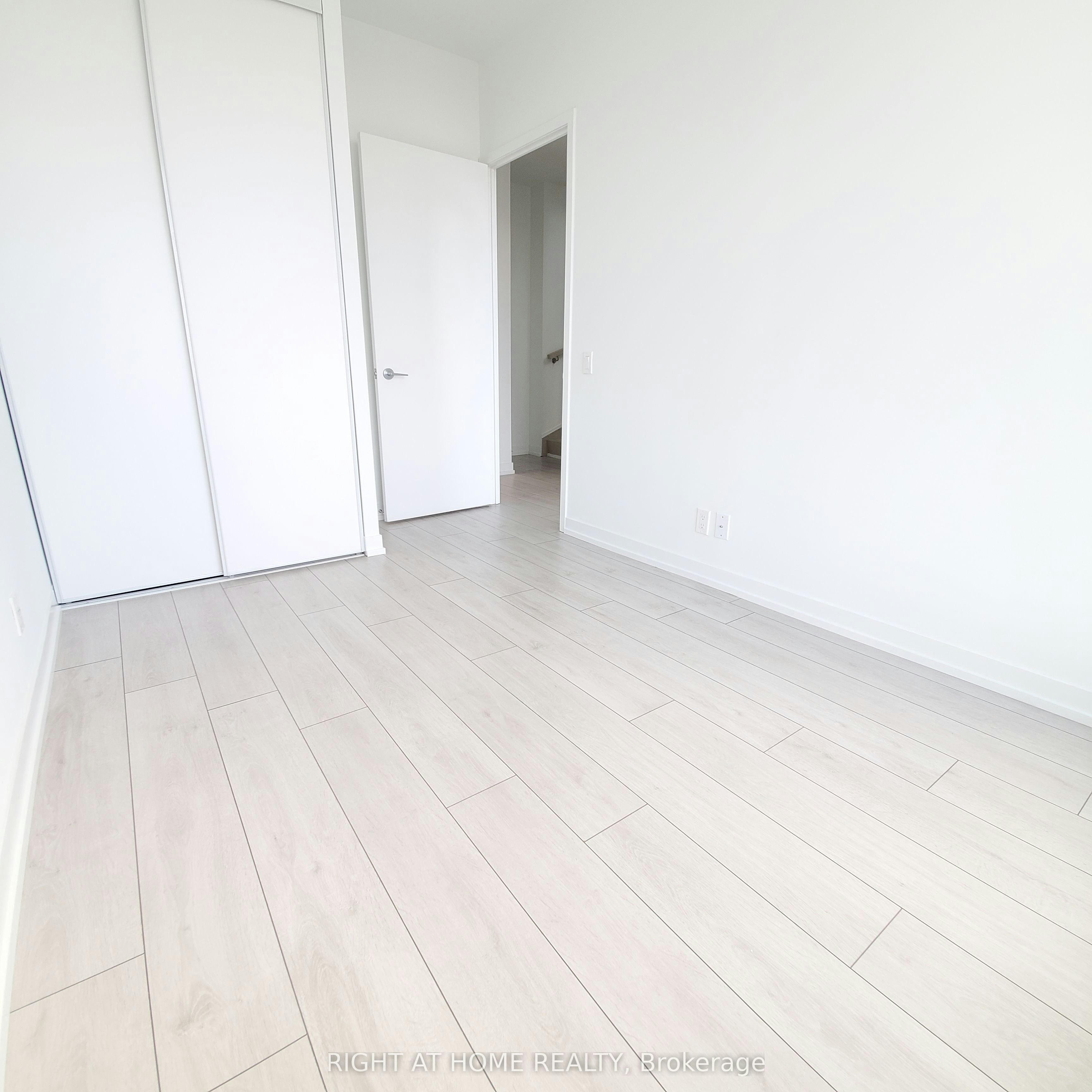 808-950 Portage Parkway, Vaughan, ON, L4K 0J7 - 11