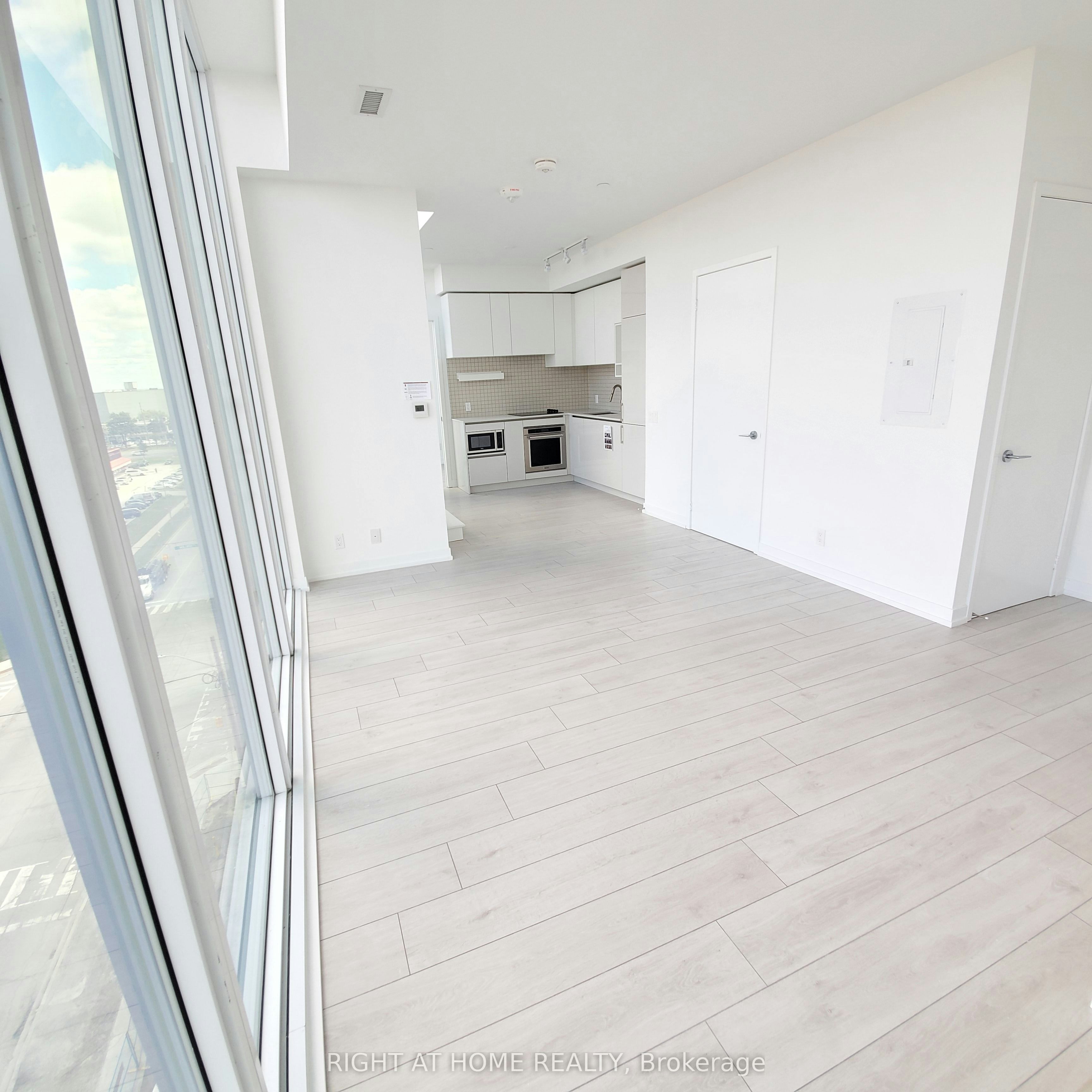 808-950 Portage Parkway, Vaughan, ON, L4K 0J7 - 5