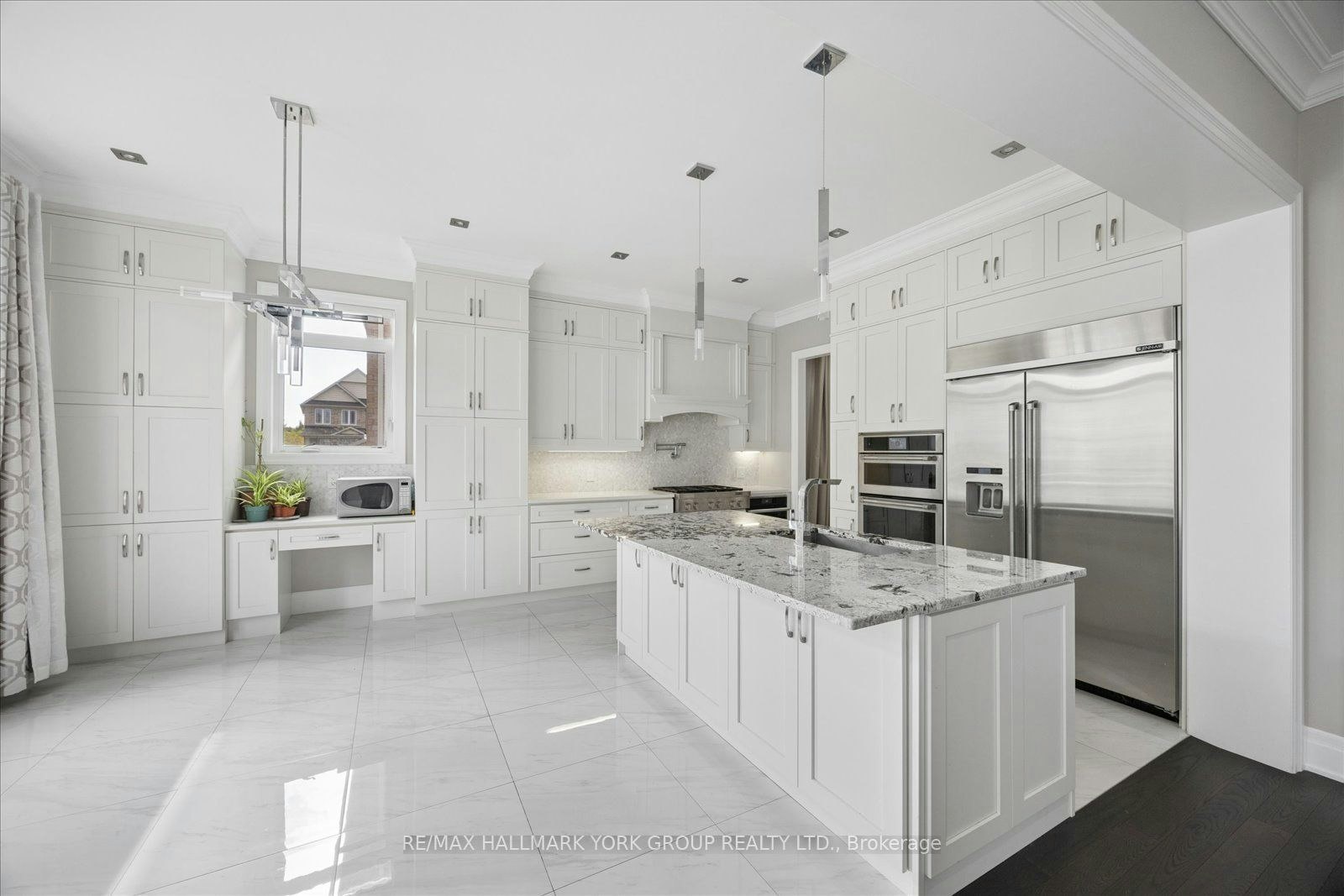 19 Lampkin Street, Georgina, ON, L0E 1R0 - 11