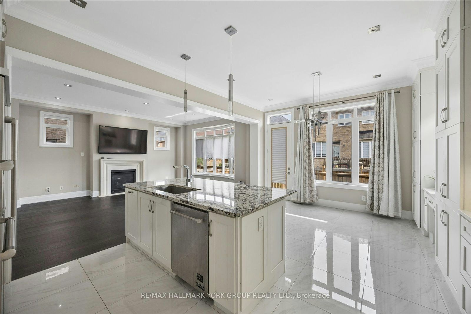 19 Lampkin Street, Georgina, ON, L0E 1R0 - 16
