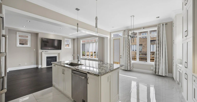 19 Lampkin Street, Georgina, ON, L0E 1R0 - 16