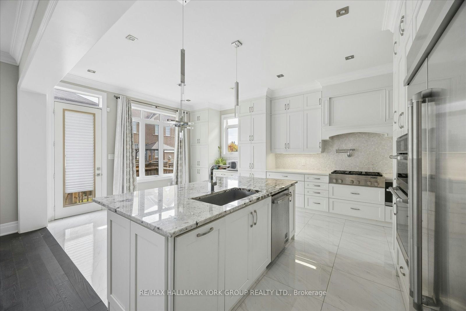 19 Lampkin Street, Georgina, ON, L0E 1R0 - 14