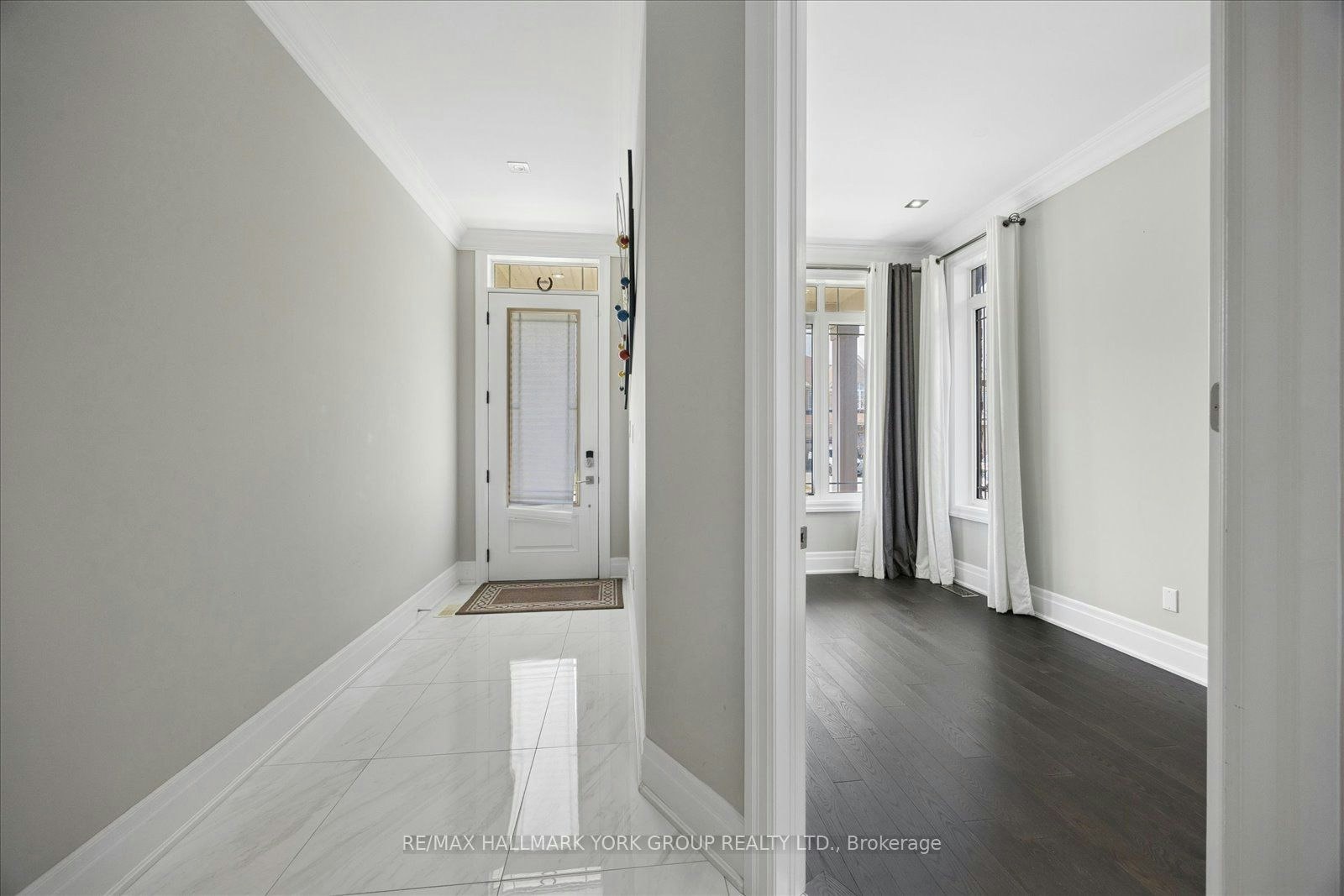 19 Lampkin Street, Georgina, ON, L0E 1R0 - 2