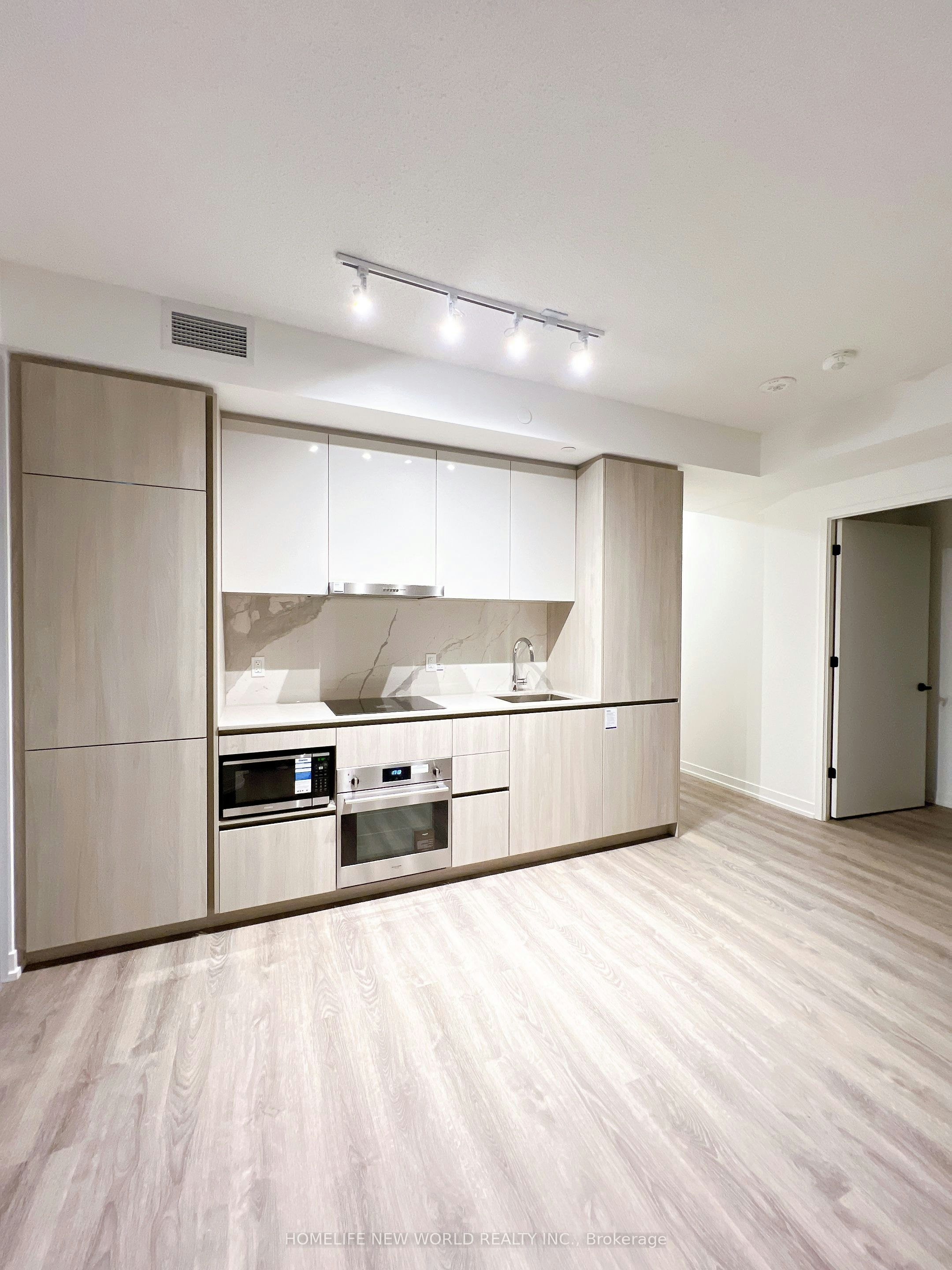 1112-8 Interchange Way, Vaughan, ON, L4K 5Z7 - 5