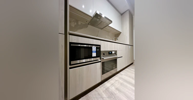 1112-8 Interchange Way, Vaughan, ON, L4K 5Z7 - 3
