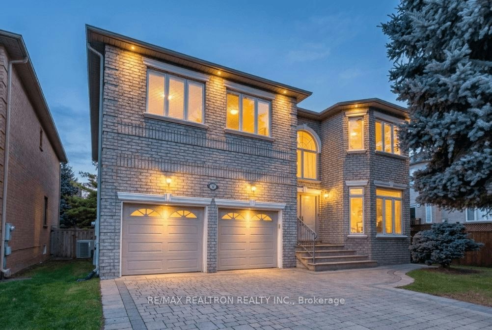 12 Loudon Crescent, Vaughan, ON, L4J 8N4