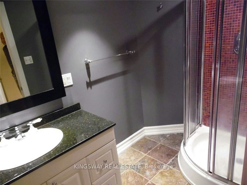 9 Kinney Gate, Vaughan, ON, L6A 2S3 - 2