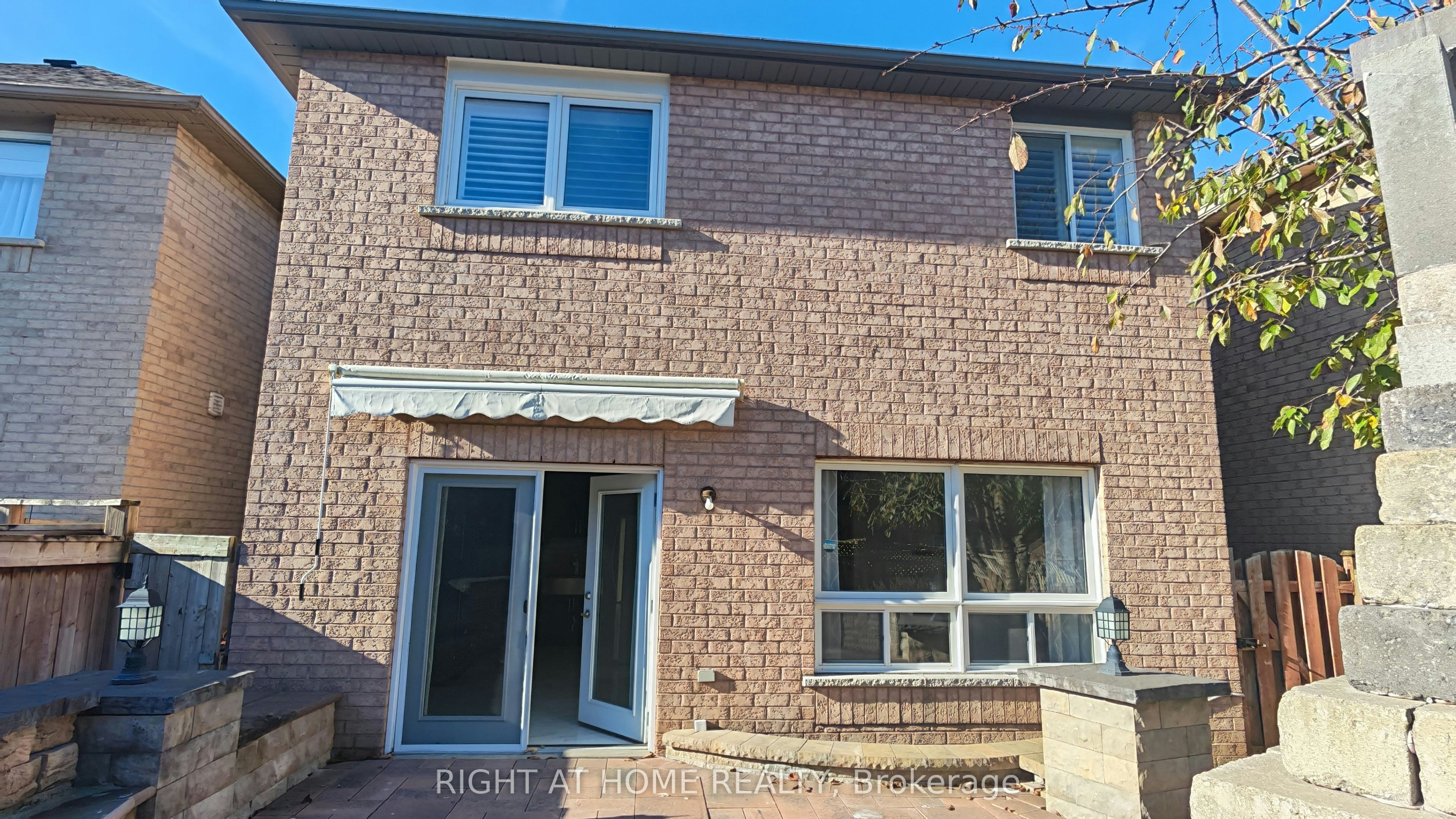 21 Russell Hill Road, Markham, ON, L6C 2L8 - 21