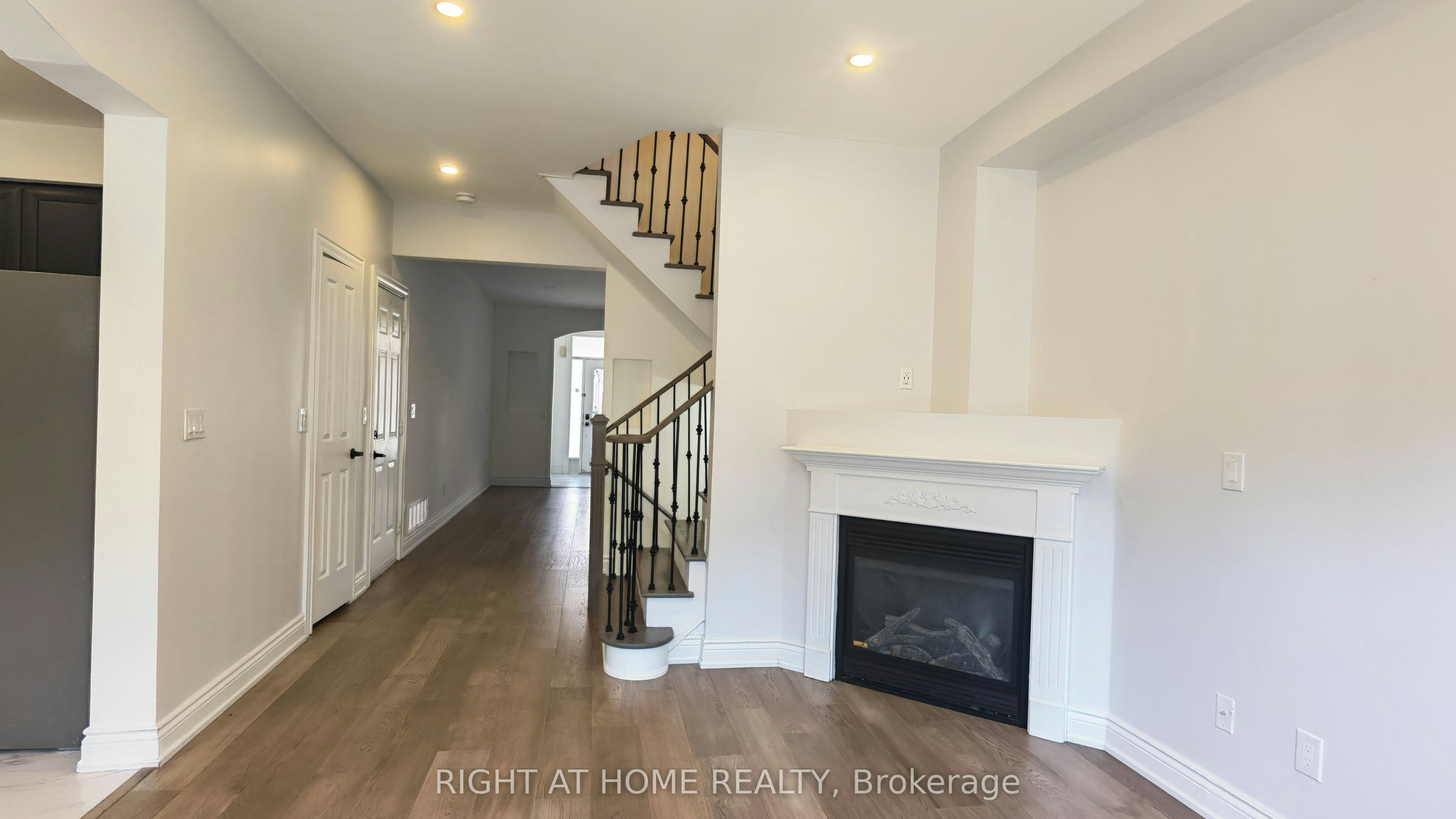 21 Russell Hill Road, Markham, ON, L6C 2L8 - 4